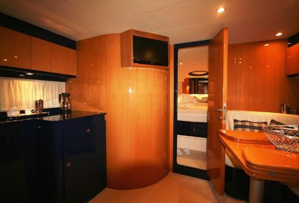 Italienische Luxus-Yacht in Rorschach - Bild 3