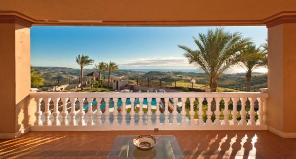 Exklusive Luxus-Villa mit Meer- und Bergblick in Sarnen - Bild 2