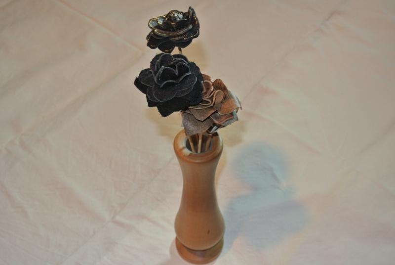 50-60/210, handgedrechselte Vase 4, aus Birnbaum, gewachst in Appenzell - Bild 4