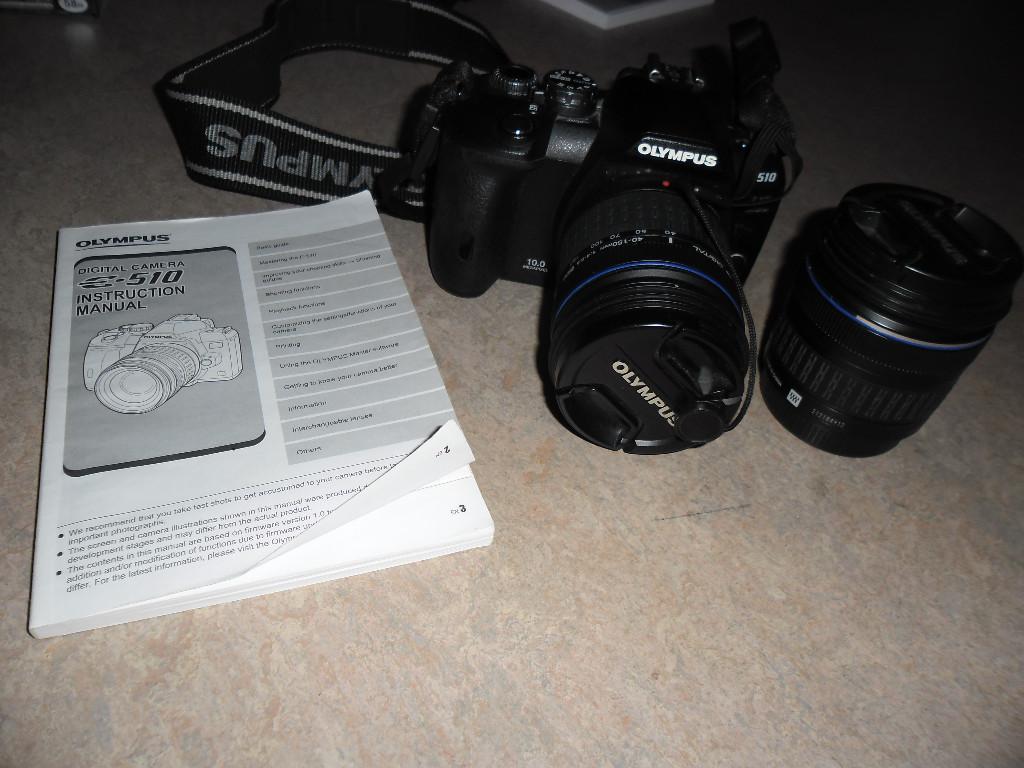 Olympus E-510, Spiegelreflexkamera + viel Zubehör in Aesch - Bild 3