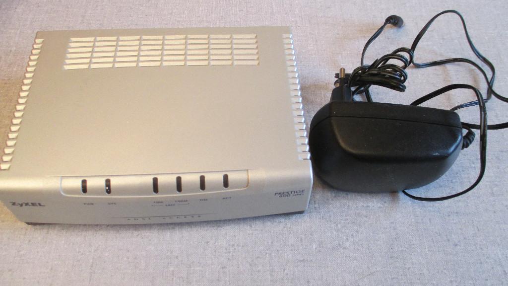 Router - Zyxel Prestige 600 Series in Liestal - Bild 1