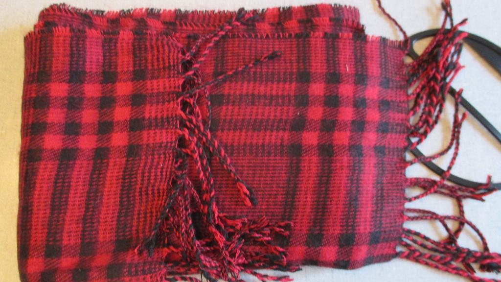 Schal- neu, rot, SUPER bequem/kuschelig in Aesch - Bild 2