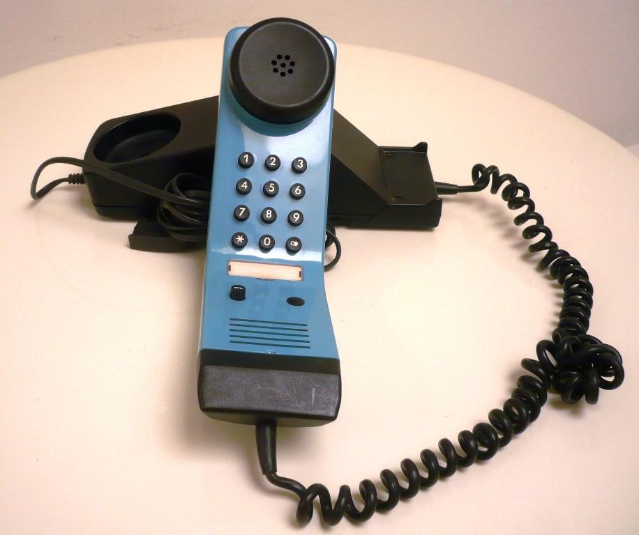 Alles Retro Telefon Kerzenhalter Kleiderbügel in Aesch - Bild 4