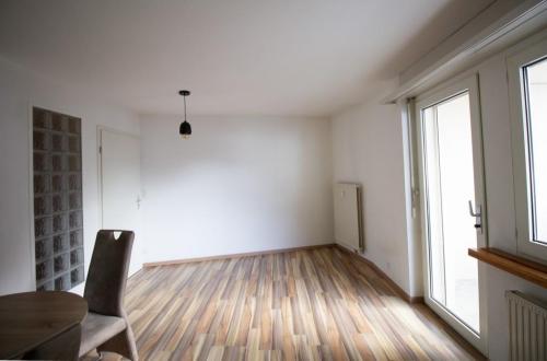 2.5-02, helle 2.5-Zimmer Attikawohnung mit 2 Balkonen in Sierre - Bild 3
