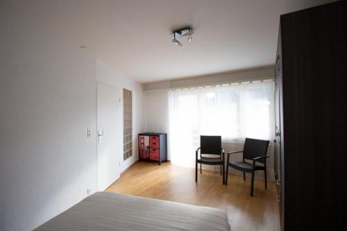 2.5-02, helle 2.5-Zimmer Attikawohnung mit 2 Balkonen in Sierre - Bild 7