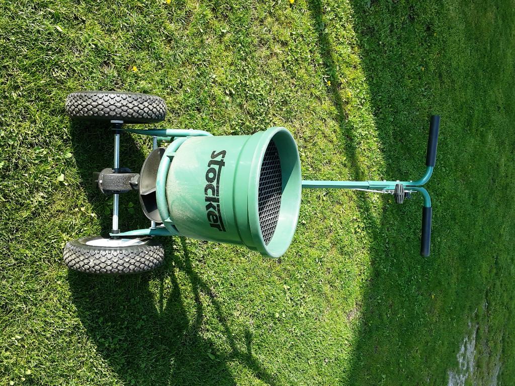 Profi Salz- und Dünger-Streuwagen, 40 ltr., praktisch Neuwertig in Appenzell - Bild 7