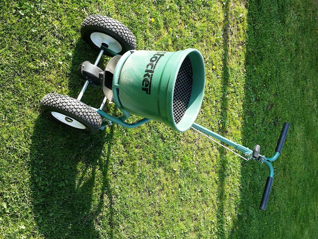Profi Salz- und Dünger-Streuwagen, 40 ltr., praktisch Neuwertig in Appenzell - Bild 9