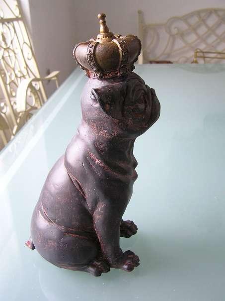 gekrönter Mops Figur aus Polistein ca 30 cm hoch in Rorschach - Bild 5