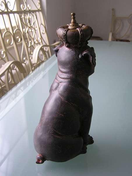 gekrönter Mops Figur aus Polistein ca 30 cm hoch in Rorschach - Bild 6