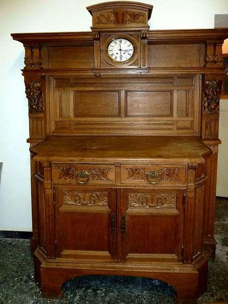 Uhrenbuffet aus Junkerbesitz Westphalen Eiche geschnitzt um 1860 in Appenzell - Bild 1