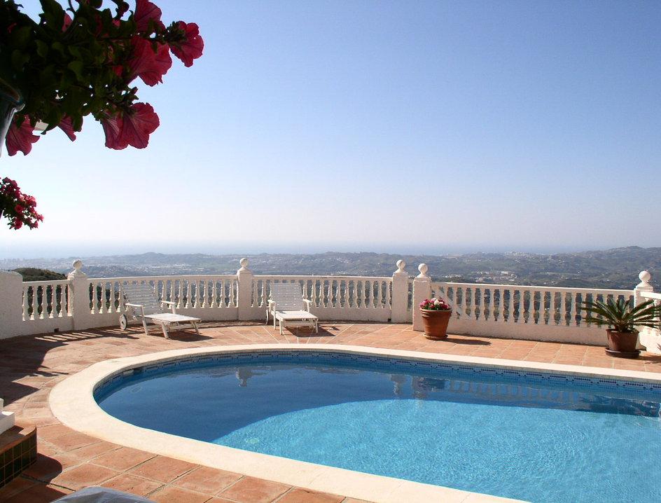 Architekten-Villa mit Pool und Meerblick in Mijas in Locarno - Bild 4