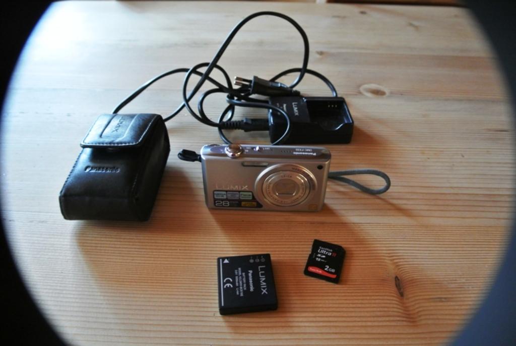 Panasonic Lumix DMC-FX33, Silver in Appenzell - Bild 3