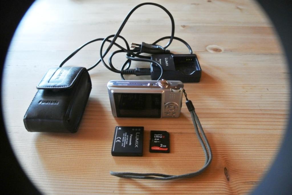 Panasonic Lumix DMC-FX33, Silver in Appenzell - Bild 4