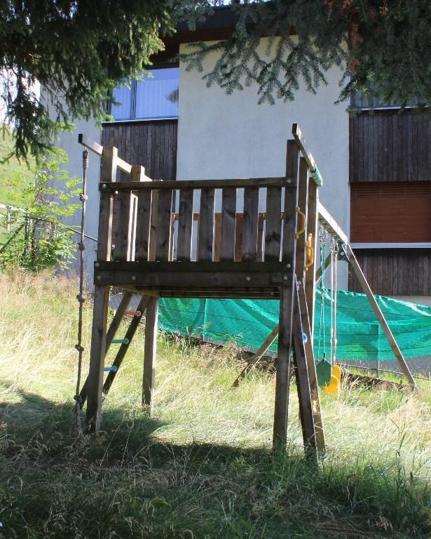Kletterturm Spielgerät in Arth - Bild 1