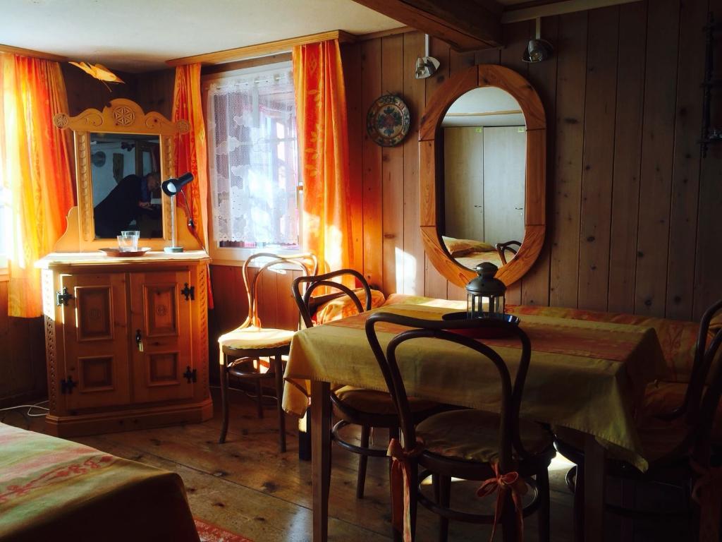 Liebhaber Objekt! Fe-Wohnung in gepflegtem Alphütte Ambiente. in Wohlen - Bild 5