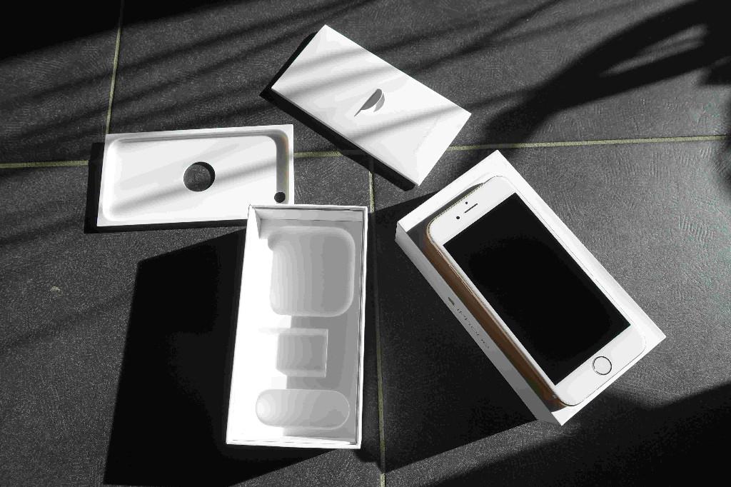 iPhone 6 128 GB gold in Grenchen - Bild 1