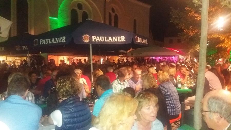 Italienische Deutsch Schweiz Internationale Live Musik Band in Locarno - Bild 16