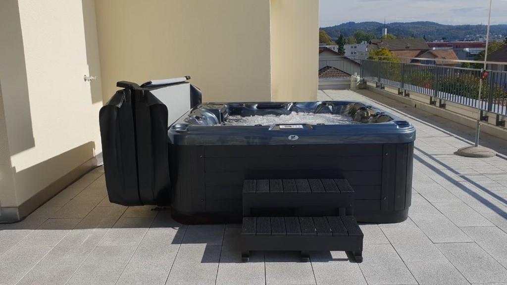Jeden Tag Wohlfühlurlaub mit diesem Jacuzzi in Biberist - Bild 4