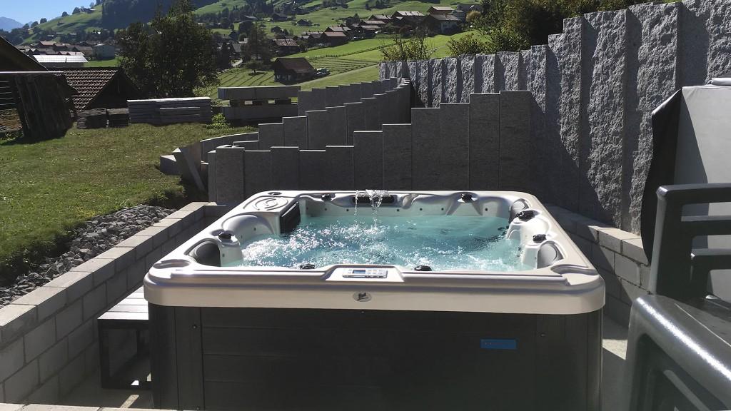 Jeden Tag Wohlfühlurlaub mit diesem Jacuzzi in Biberist - Bild 6