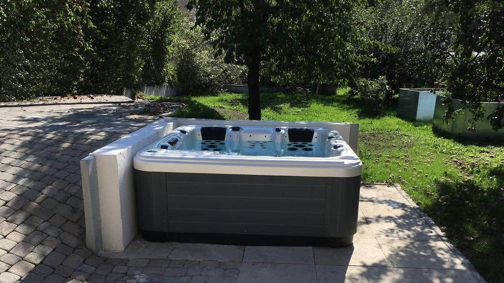 Jeden Tag Wohlfühlurlaub mit diesem Jacuzzi in Biberist - Bild 8