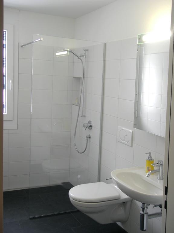 Wettingen - Zimmer mit Nasszelle Nähe Zentrum und ÖV in Wohlen - Bild 2