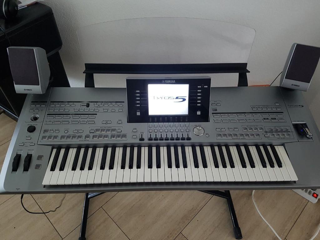 Yamaha Tyros 5 mit 61 Tasten Top gepflegt inkl. Lautsprecher in Bern - Bild 1