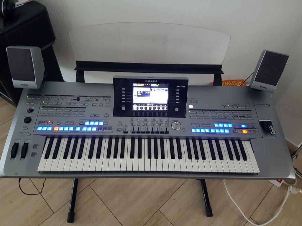 Yamaha Tyros 5 mit 61 Tasten Top gepflegt inkl. Lautsprecher in Bern - Bild 3