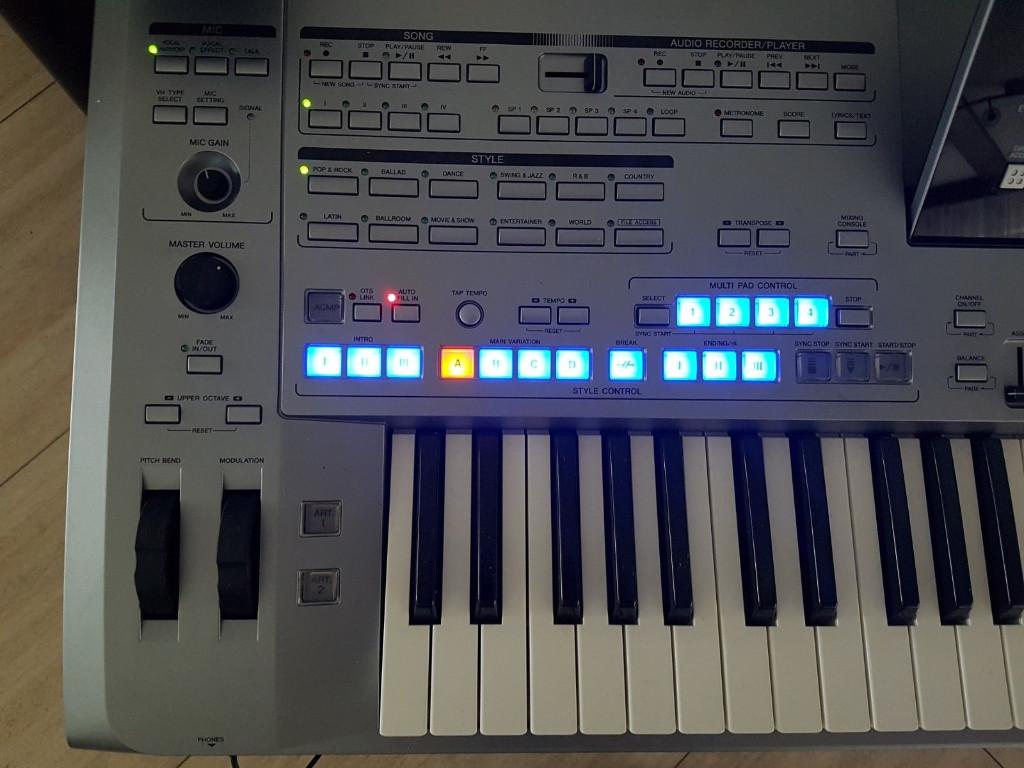 Yamaha Tyros 5 mit 61 Tasten Top gepflegt inkl. Lautsprecher in Bern - Bild 4