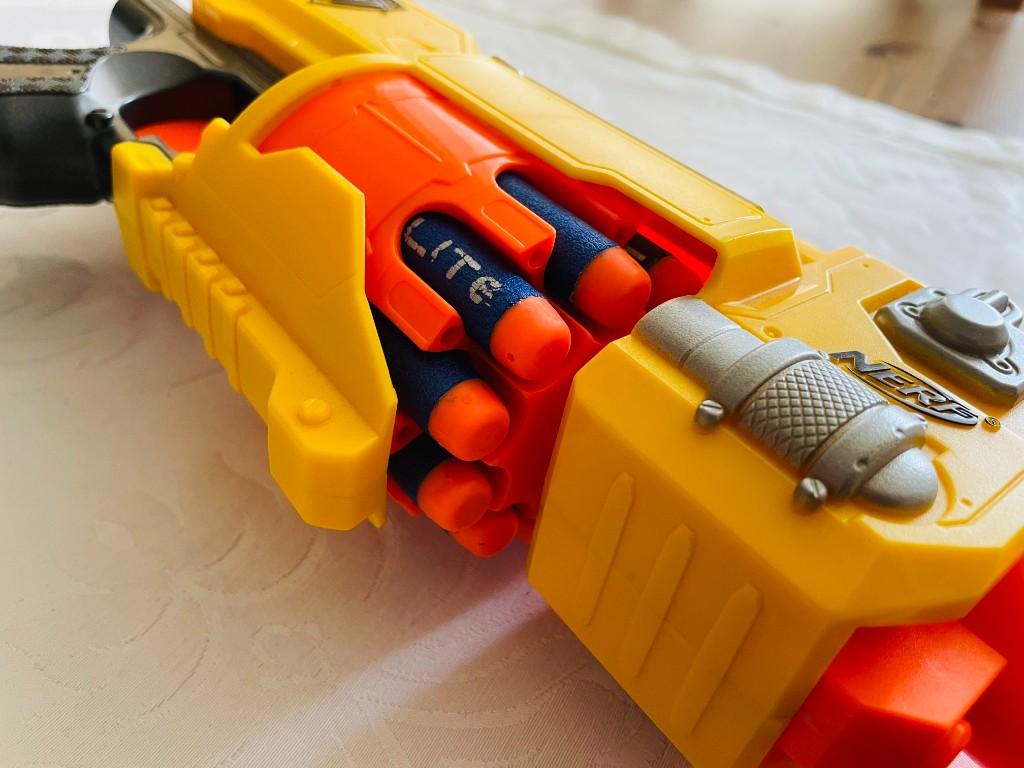 Nerf Barricade RV-10 + Secret Strike AS-1 + 14 Pfeile in Dulliken - Bild 1