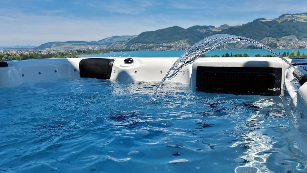 Jeden Tag Wohlfühlurlaub mit diesem Jacuzzi in Biberist - Bild 3