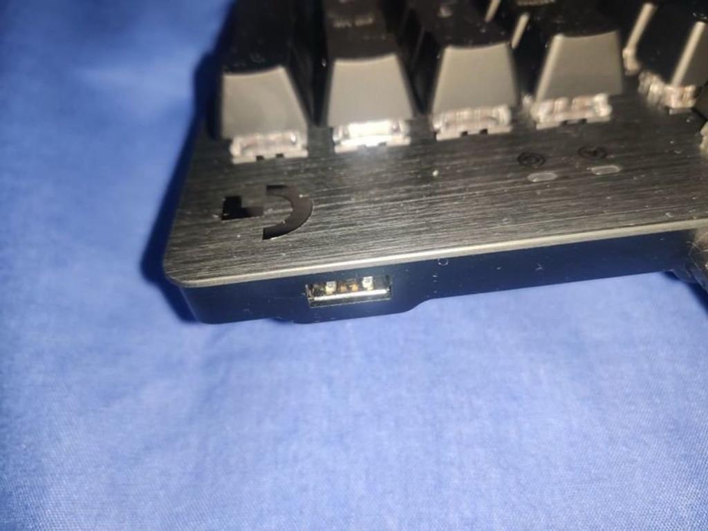 Logitech g513 carbon in Frauenfeld - Bild 1