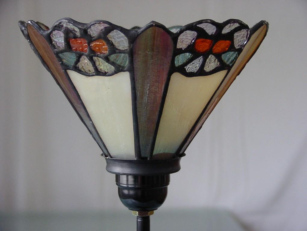 Tischlampe Messing Fuss 3 Katzen mit Tiffany Lampenglas in Appenzell - Bild 2