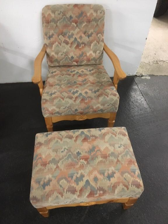 Zu verkaufen 3er Couch und Sessel mit Beinauflage in Landquart - Bild 2