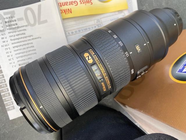 NIKON N / VR 2.8 70-200 Koml. mit Blende und Tasche neuwertig in Lenzburg - Bild 2