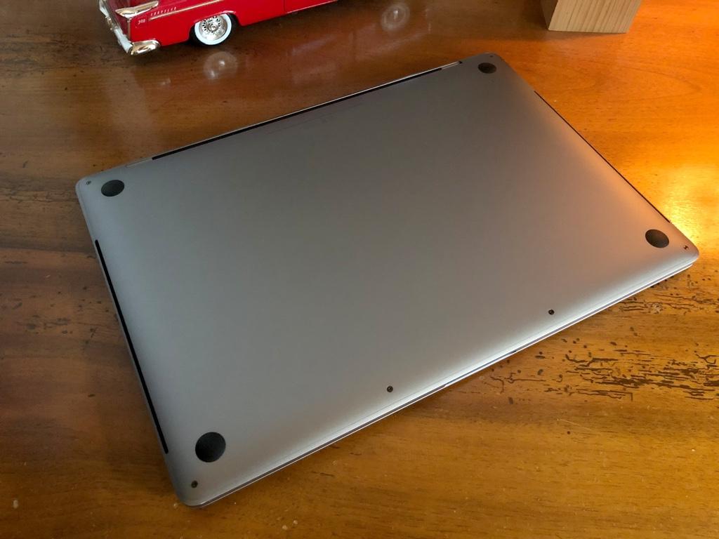 Mac Book Pro 15 2016 (i7 2.6GHz, 2xGrafikk. Intel & Radeon) in Urdorf - Bild 5