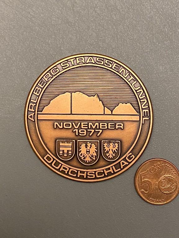 Medaille Arlbergstrassentunnel Vorarlberg Tirol in Willisau - Bild 1