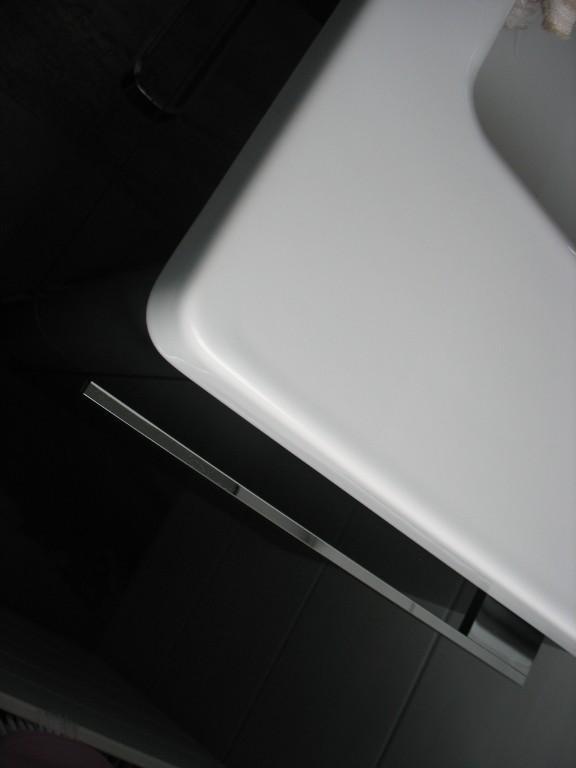 Qualitäts Handtuchhalter Linear Neu in Aesch - Bild 1