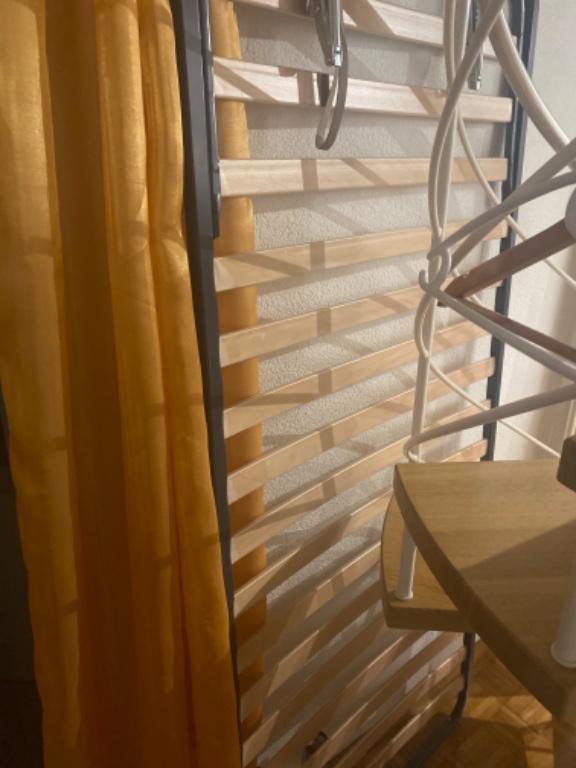 Bett mit Rahmen, Lattenrost, matratzenschoner, Matratze in der Schweiz - Bild 3