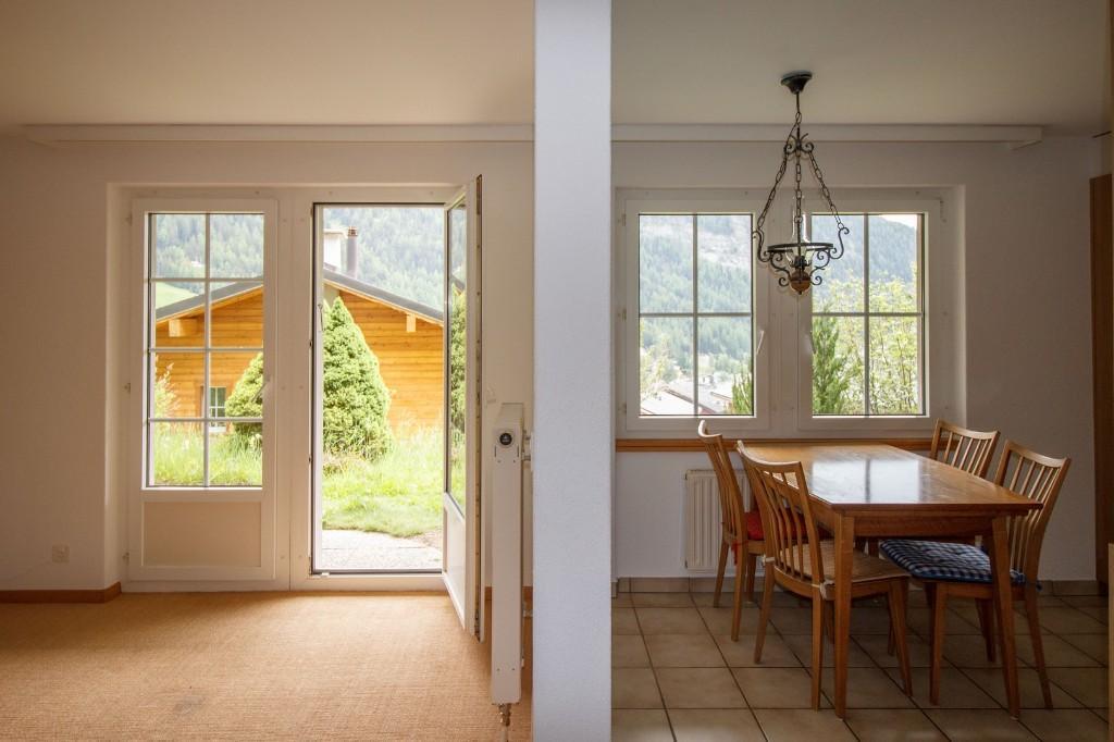 2.5-06, helle 2.5 Zimmerwohnung mit sonniger Terrasse in Sierre - Bild 4