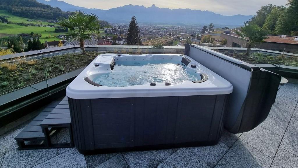 Outdoor Whirlpool Infinity Gozo Mini in Biberist - Bild 2