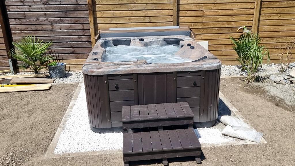 Outdoor Whirlpool Infinity Gozo Mini in Biberist - Bild 4