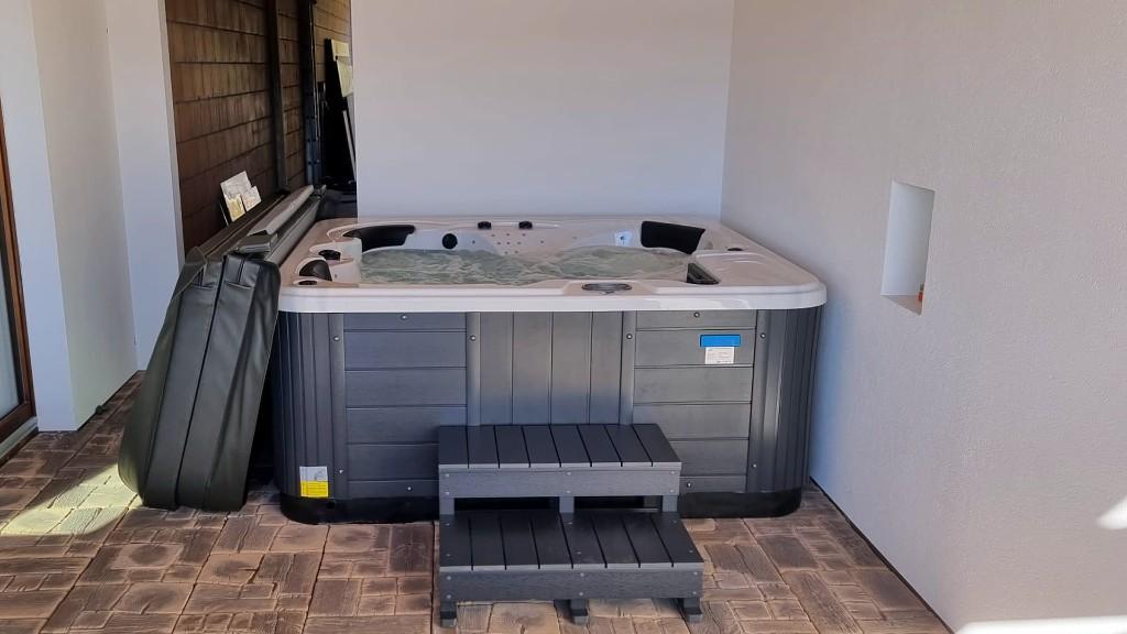 Outdoor Whirlpool Infinity Gozo Mini in Biberist - Bild 5