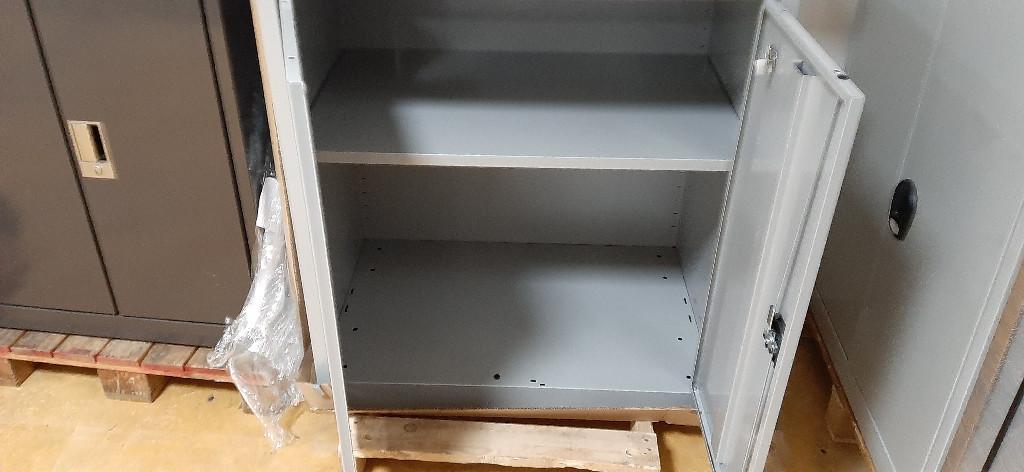 Metallschrank neu originalverpackt 90x60x100cm B/T/H in Brugg - Bild 3