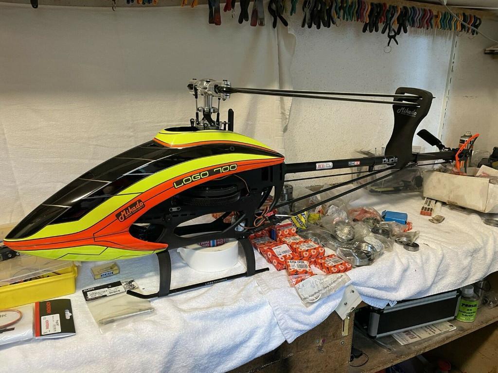 Mikado Logo 700 Kosmik 200 Vbar + Rettung Scorpion Motor Futa in Genf - Bild 1