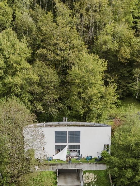 Idyllische, futuristische Villa, viel Ruhe und Sonnenschein mit in Bellinzona - Bild 3