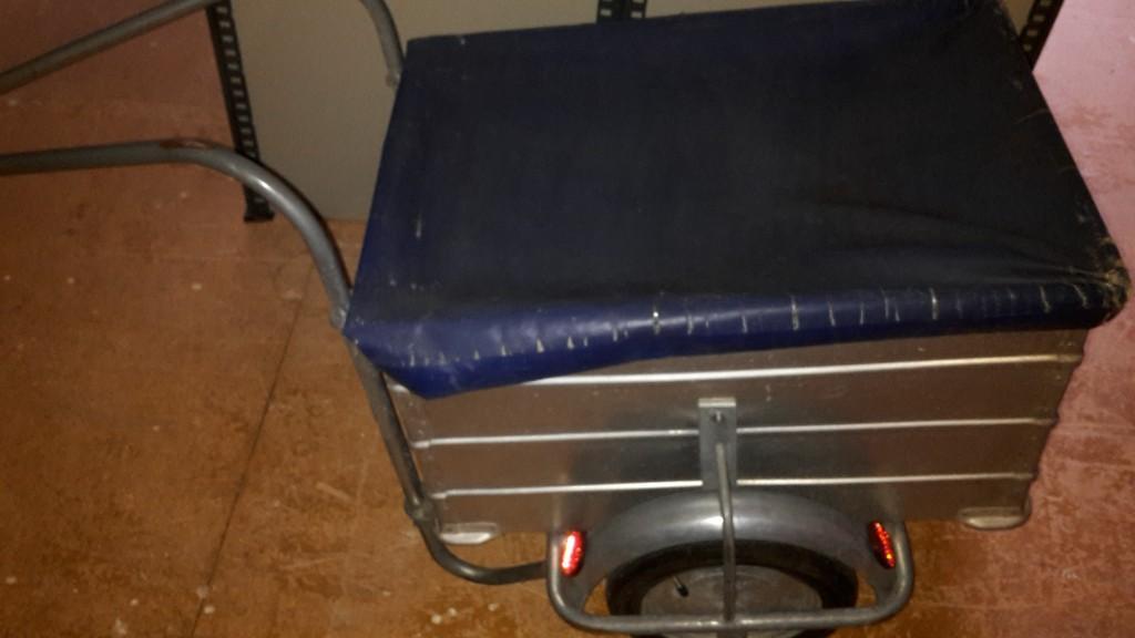 Mofa / Veloanhänger (Aluminiumkiste) Guter Zustand in Weinfelden - Bild 1