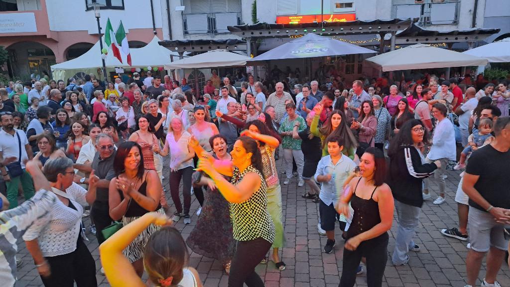 NoiMusica die Band für ihre Event Italienische Live Musik in Dübendorf - Bild 4