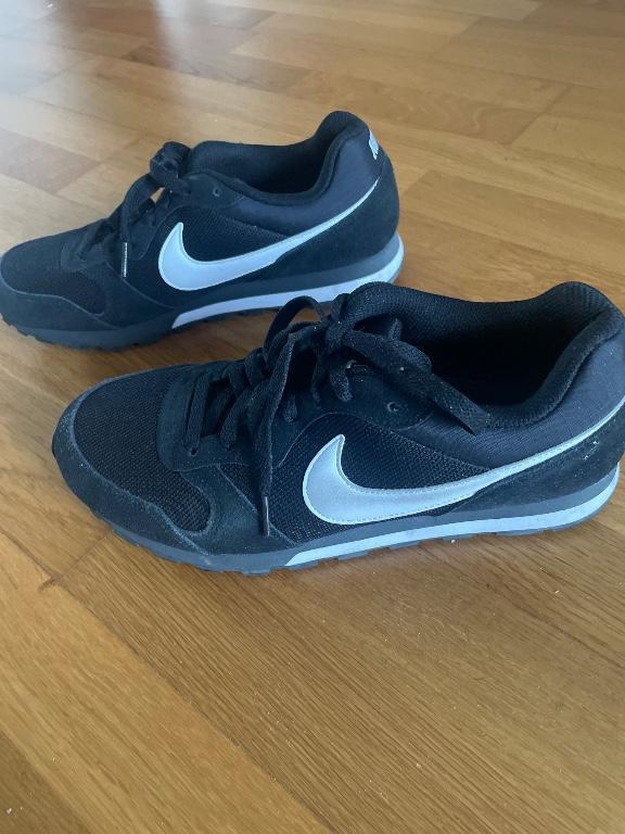 Bequeme Schuhe Herren Nike in Bülach - Bild 2