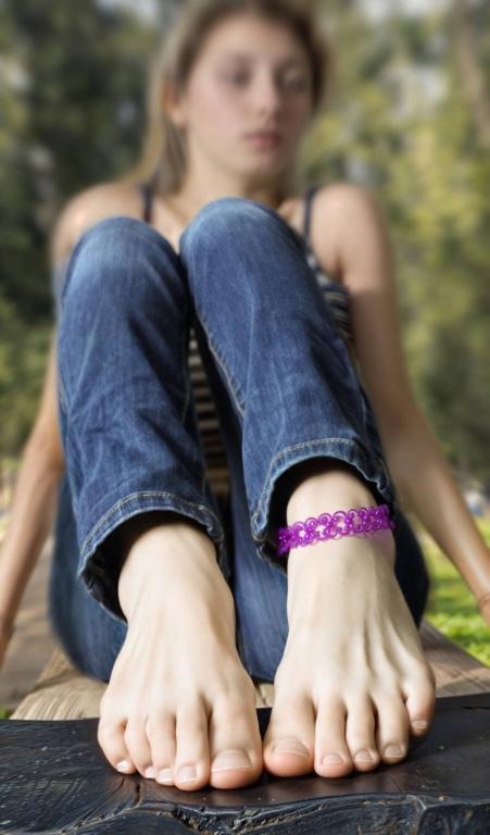 Weibliche Fotomodels für Fussschmuck Fotos gesucht in Aesch - Bild 4