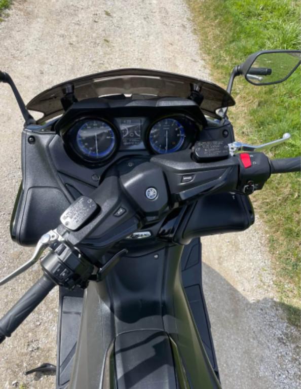 Scooter YAMAHA TMAX XP500A in Lachen - Bild 3